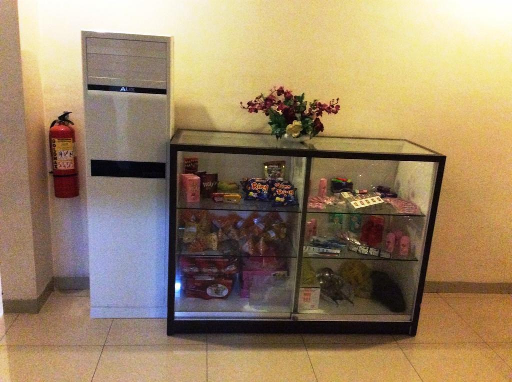 Hotel Diamond Makassar Kültér fotó