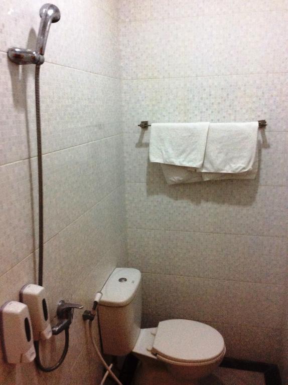 Hotel Diamond Makassar Szoba fotó