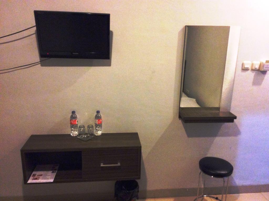 Hotel Diamond Makassar Szoba fotó