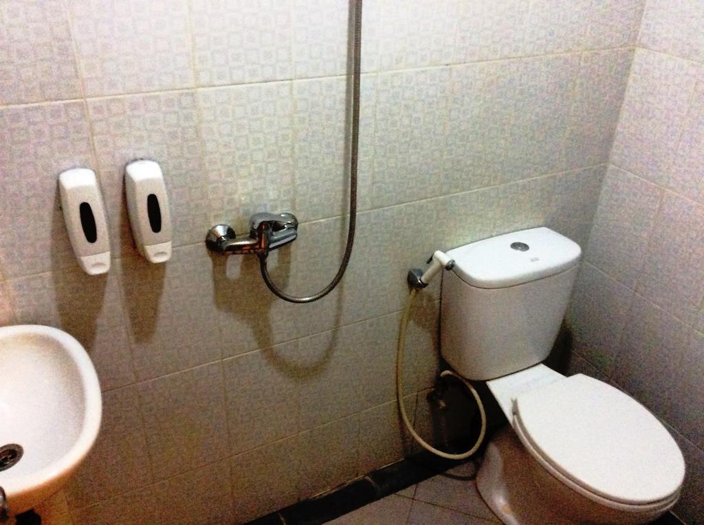 Hotel Diamond Makassar Szoba fotó