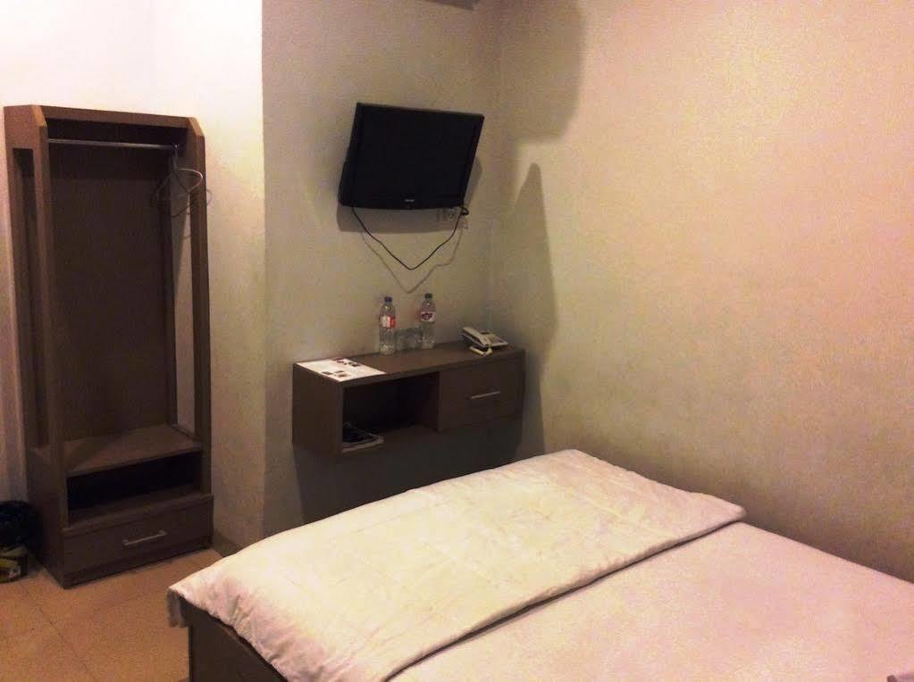 Hotel Diamond Makassar Kültér fotó